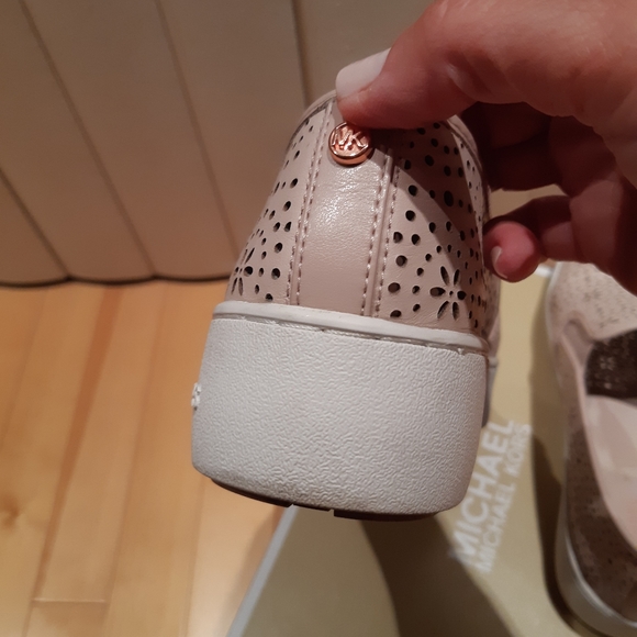 Michael Kors shoes - Picture 9 of 13